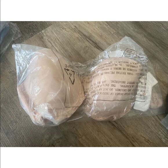 On Gossamer Beautifully Basic Strapless Bra - Picture 4 of 4